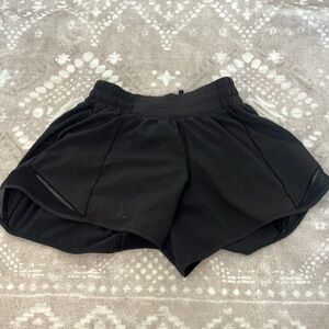 Black 4inch lululemon shorts